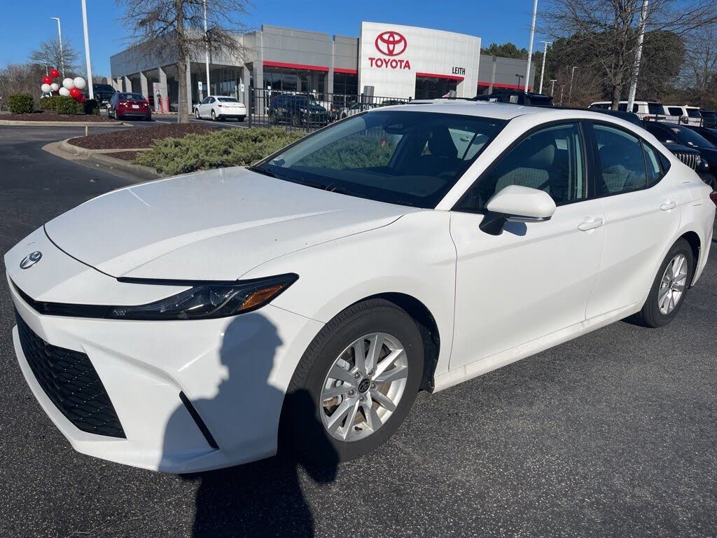 2025 Toyota Camry LE FWD