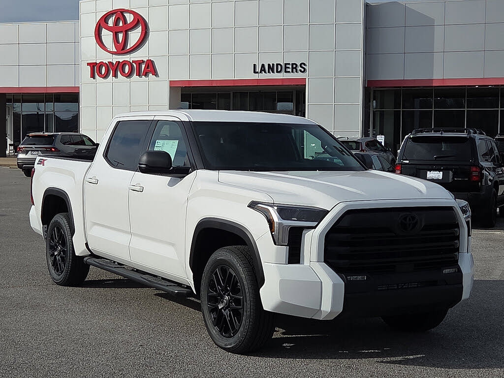 2026 Toyota Tundra SR5 CrewMax Cab 4WD