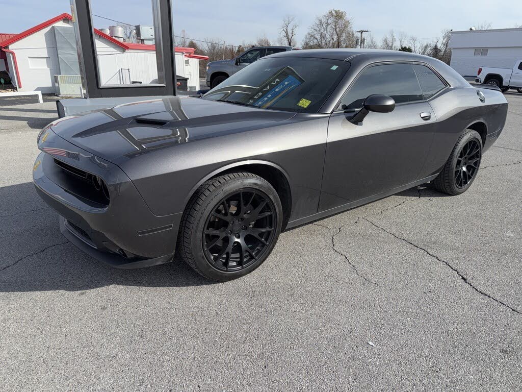 2020 Dodge Challenger SXT RWD