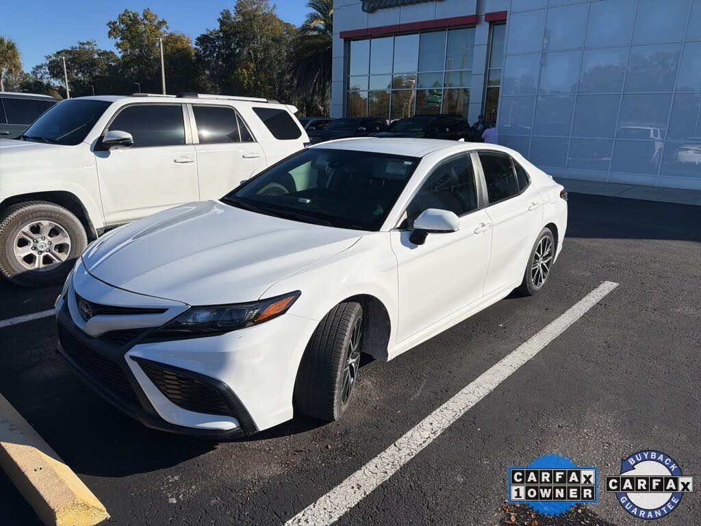 2021 Toyota Camry SE FWD