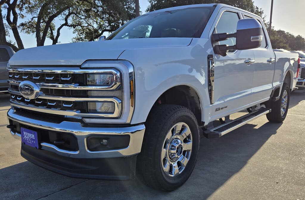 2025 Ford F-250 Super Duty Lariat Crew Cab 4WD