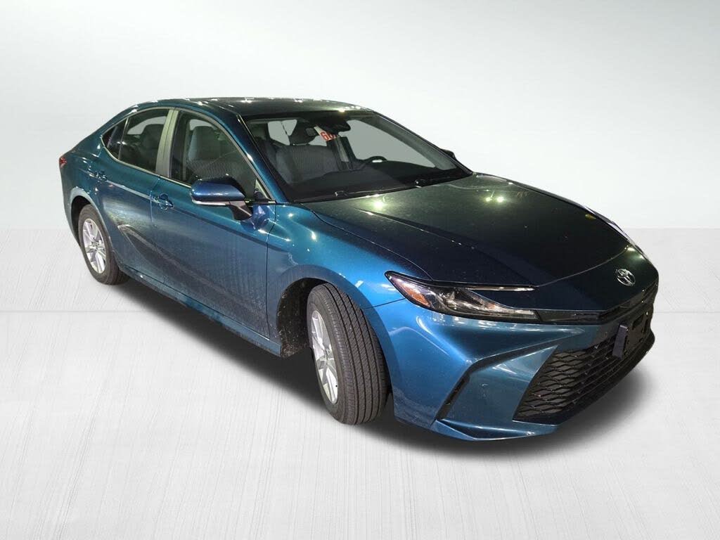2025 Toyota Camry LE FWD