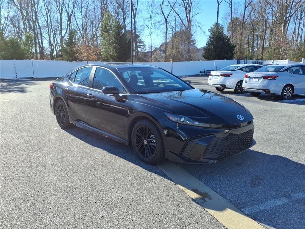 2025 Toyota Camry SE FWD