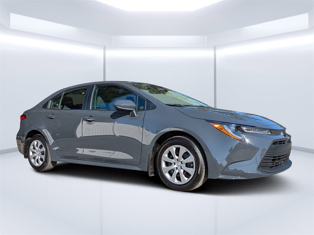 2025 Toyota Corolla LE FWD