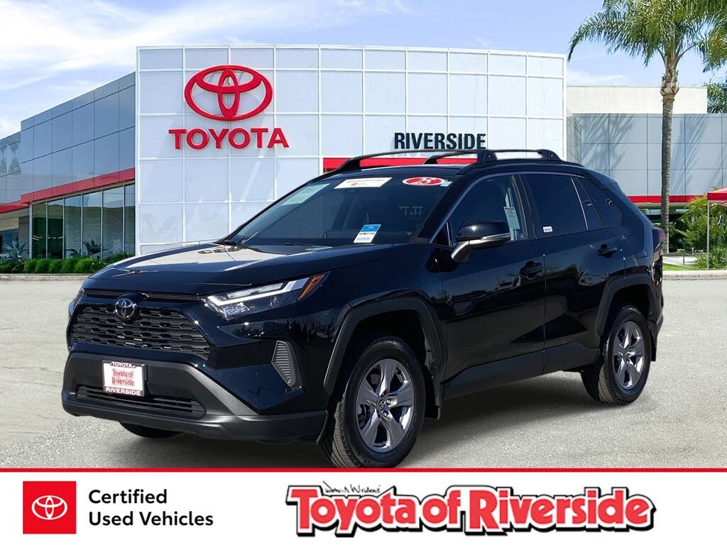 2025 Toyota RAV4 XLE FWD