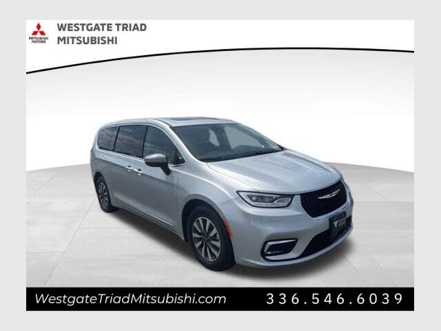 2023 Chrysler Pacifica Hybrid Limited FWD