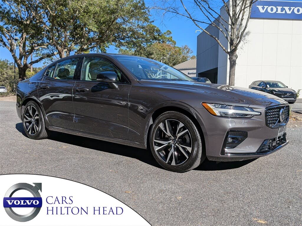 2023 Volvo S60 B5 Plus Dark Theme AWD