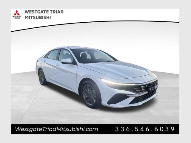 2024 Hyundai Elantra SEL FWD