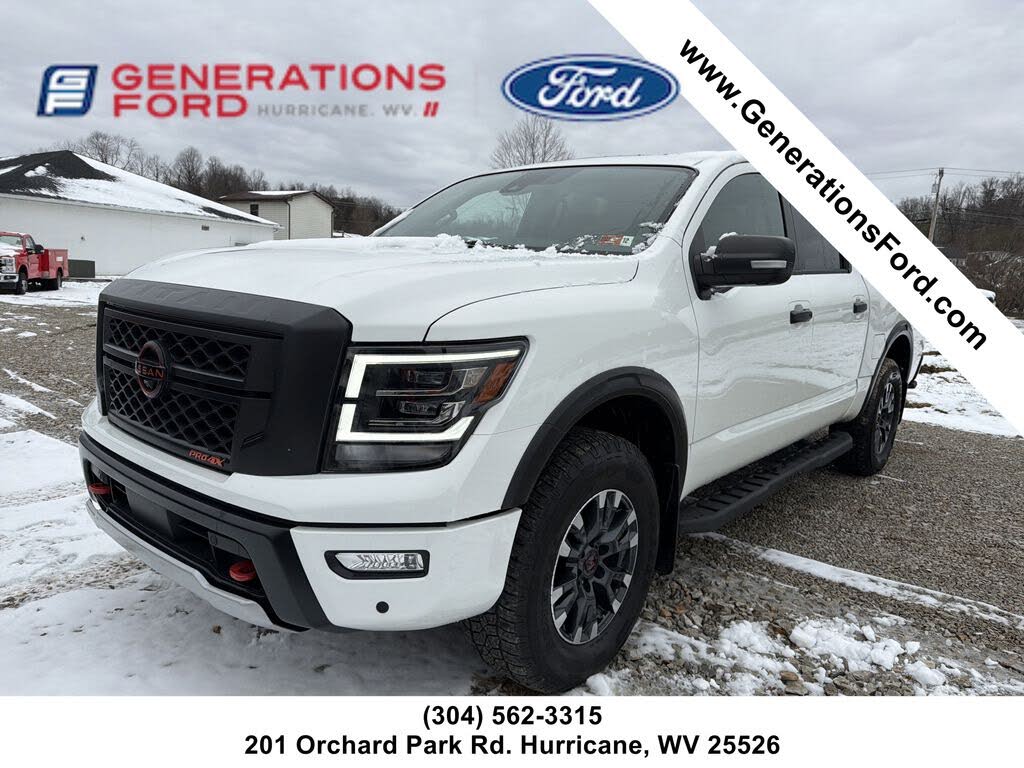 2024 Nissan Titan PRO-4X Crew Cab 4WD