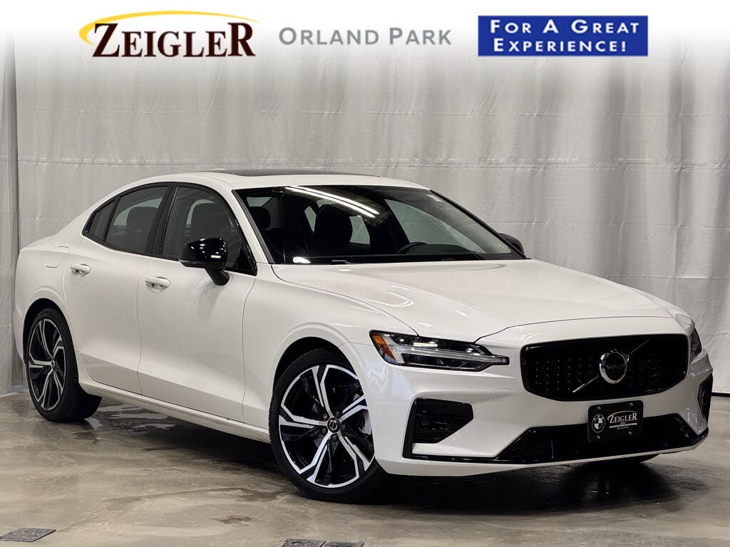 2024 Volvo S60 B5 Core Dark Theme AWD