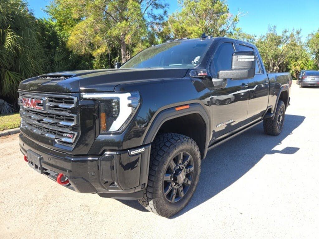 2025 GMC Sierra 2500HD AT4 Crew Cab 4WD