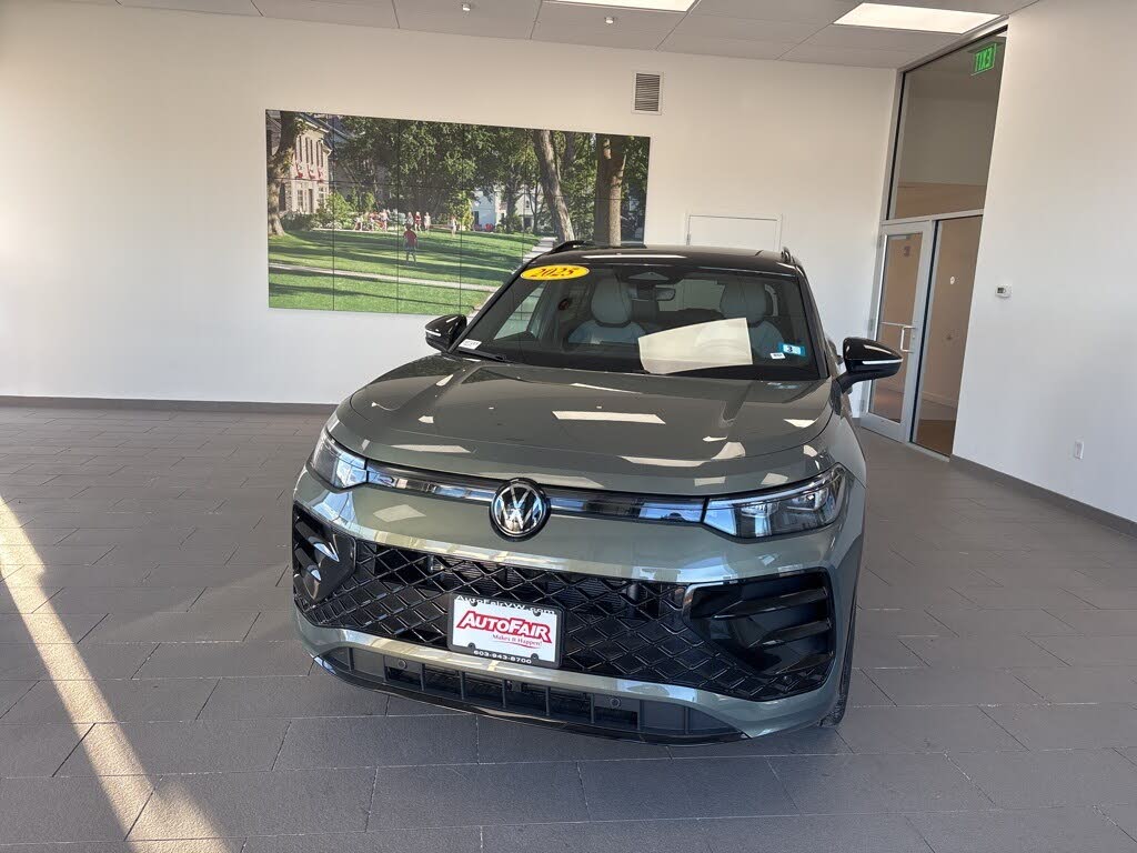 2025 Volkswagen Tiguan SE R-Line Black 4Motion