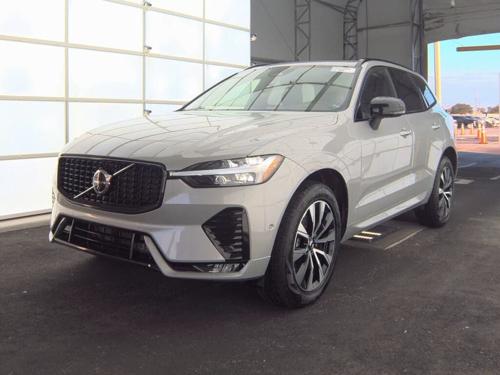2025 Volvo XC60 B5 Plus Dark Theme AWD
