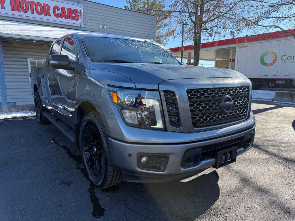 2018 Nissan Titan SV Crew Cab 4WD