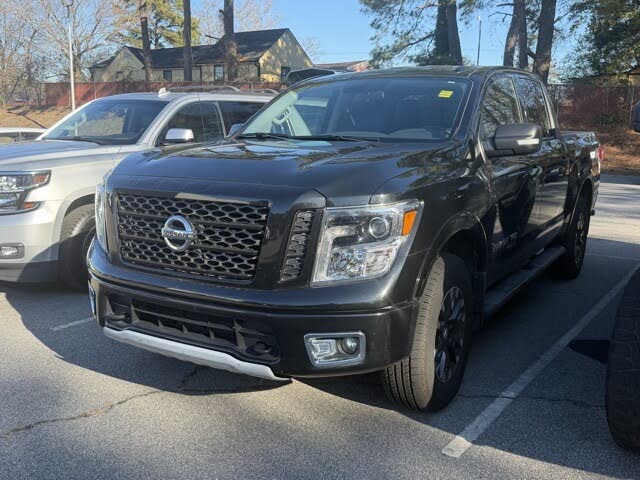 2019 Nissan Titan PRO-4X Crew Cab 4WD