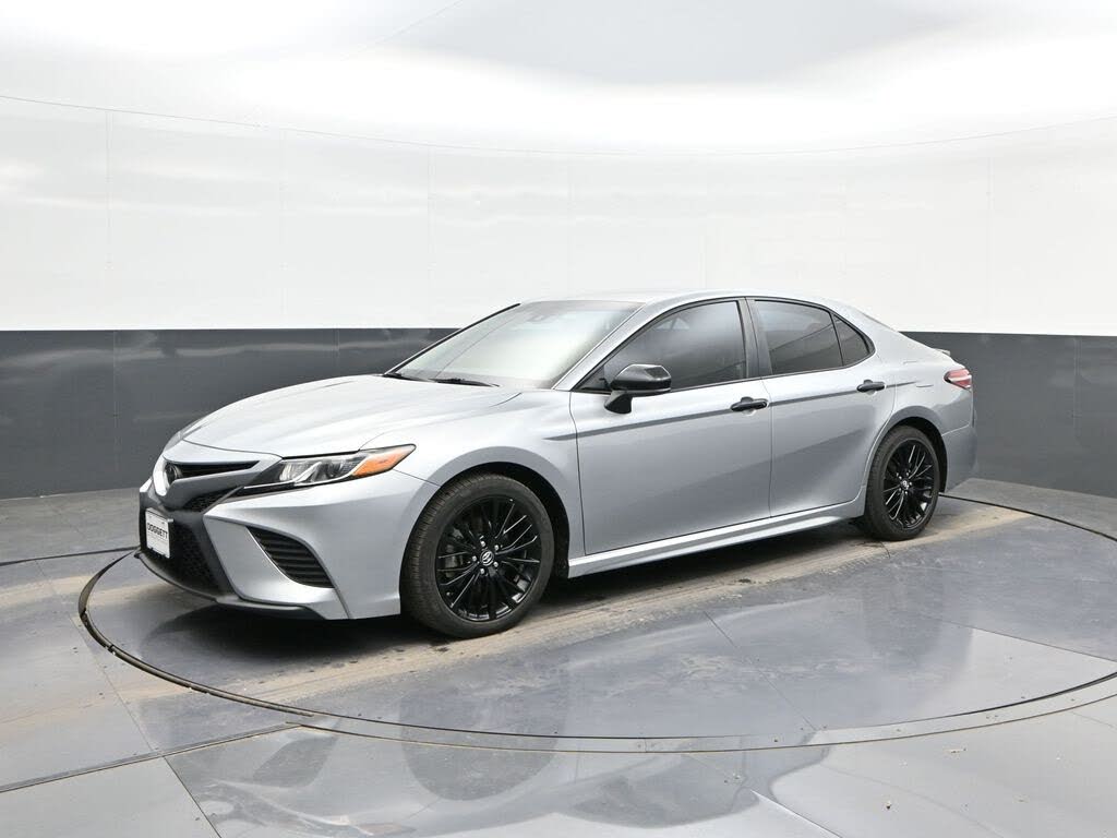 2019 Toyota Camry SE FWD