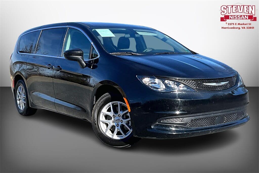 2022 Chrysler Voyager LX FWD