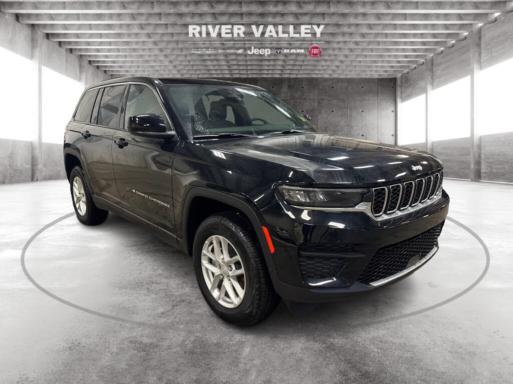2024 Jeep Grand Cherokee Laredo 4WD