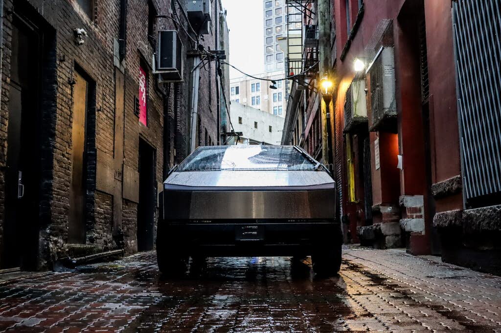 2024 Tesla Cybertruck Crew Cab AWD