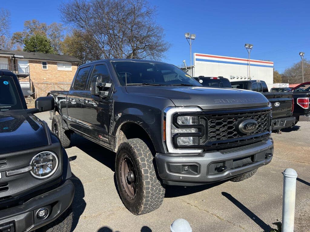 2025 Ford F-250 Super Duty Lariat Crew Cab 4WD
