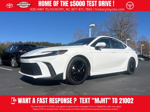 2025 Toyota Camry SE FWD