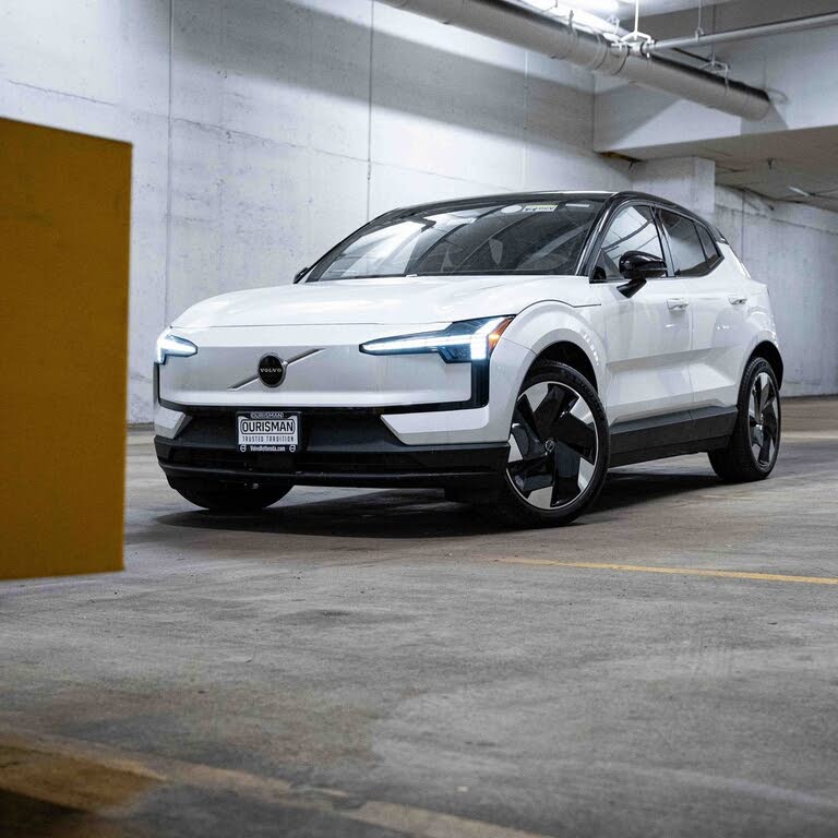 2025 Volvo EX30 Twin Plus eAWD