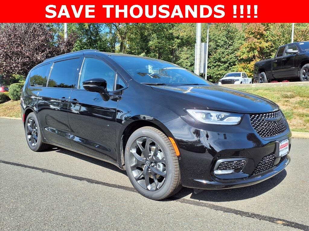 2026 Chrysler Pacifica Limited FWD