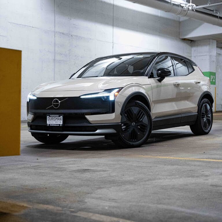 2026 Volvo EX30 Cross Country Twin Ultra eAWD