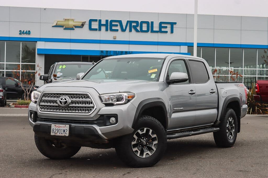 2017 Toyota Tacoma SR5 V6 Double Cab 4WD