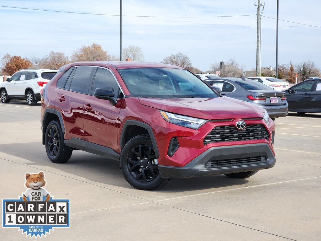 2024 Toyota RAV4 LE FWD