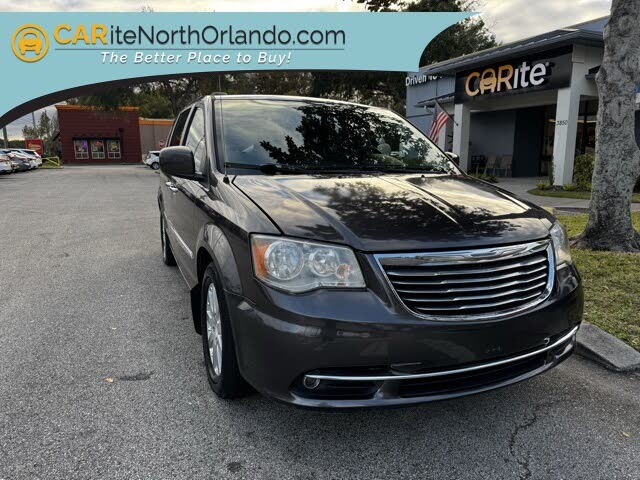 2015 Chrysler Town & Country Touring FWD