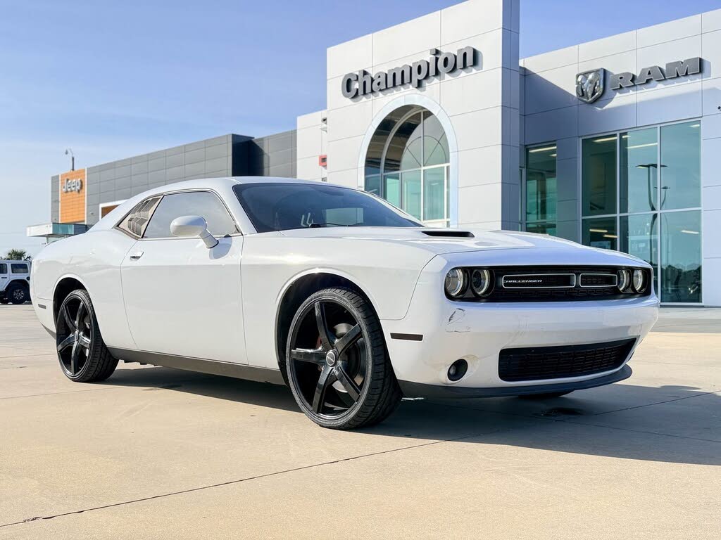 2019 Dodge Challenger SXT RWD