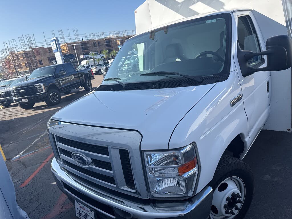 2022 Ford E-Series Chassis E-350 SD Cutaway SB RWD