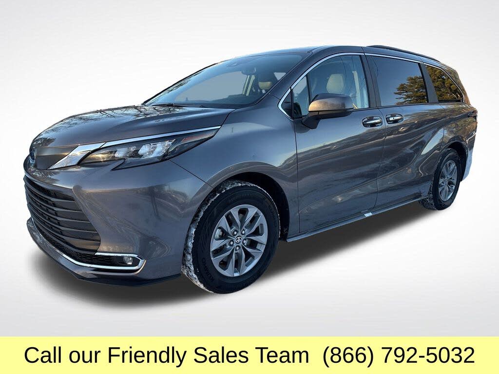 2024 Toyota Sienna XLE 8-Passenger FWD
