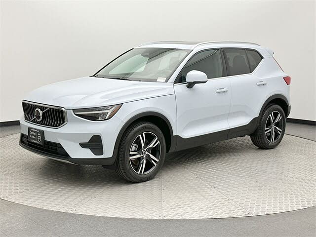 2025 Volvo XC40 B5 Core Bright Theme AWD