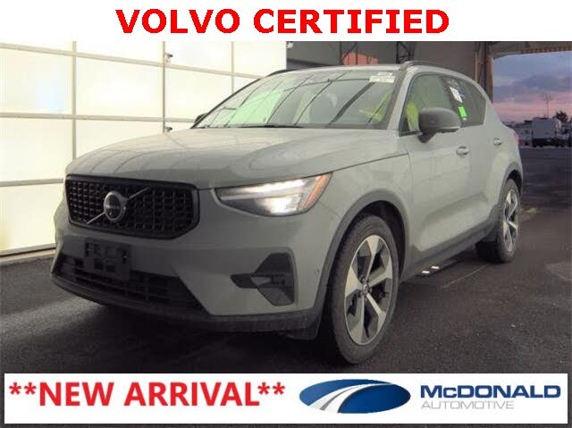 2025 Volvo XC40 B5 Plus Dark Theme AWD