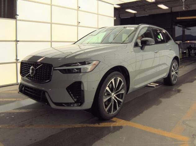 2025 Volvo XC60 B5 Plus Dark Theme AWD