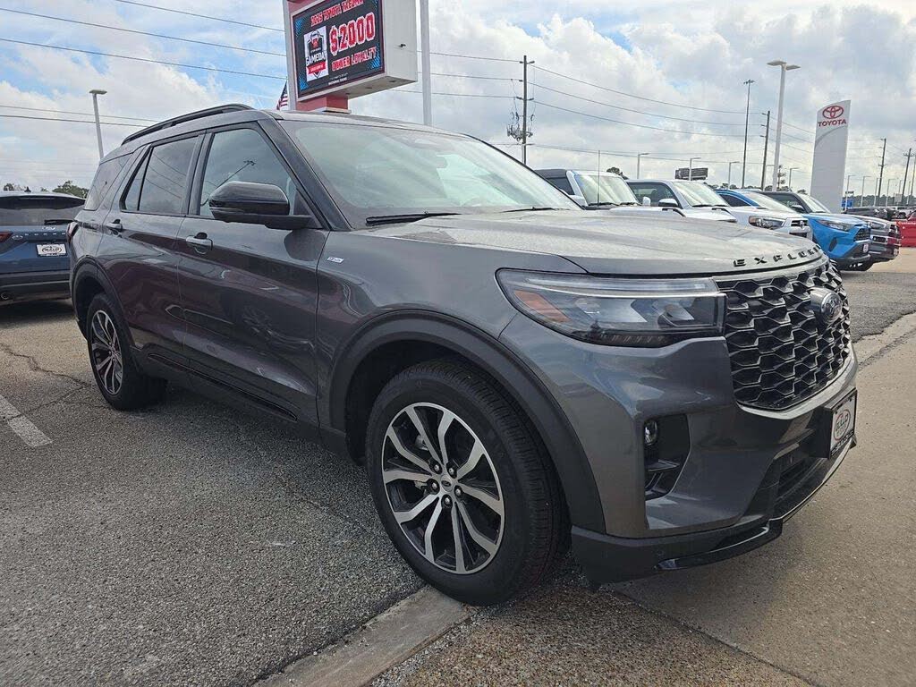2025 Ford Explorer ST-Line AWD