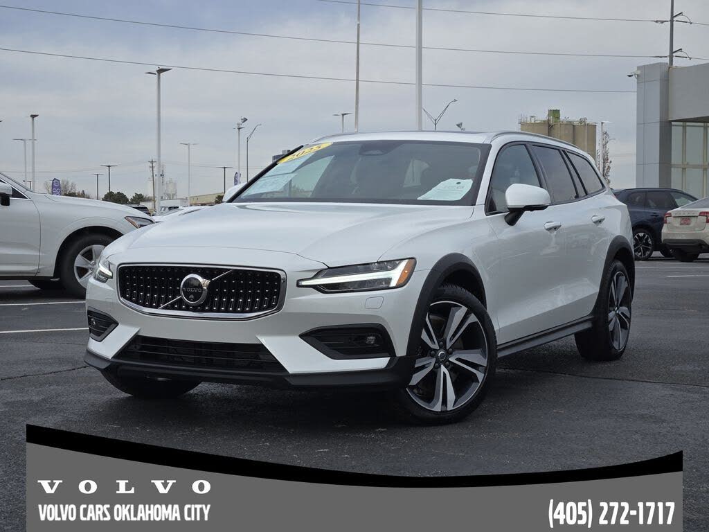 2025 Volvo V60 Cross Country B5 Plus AWD
