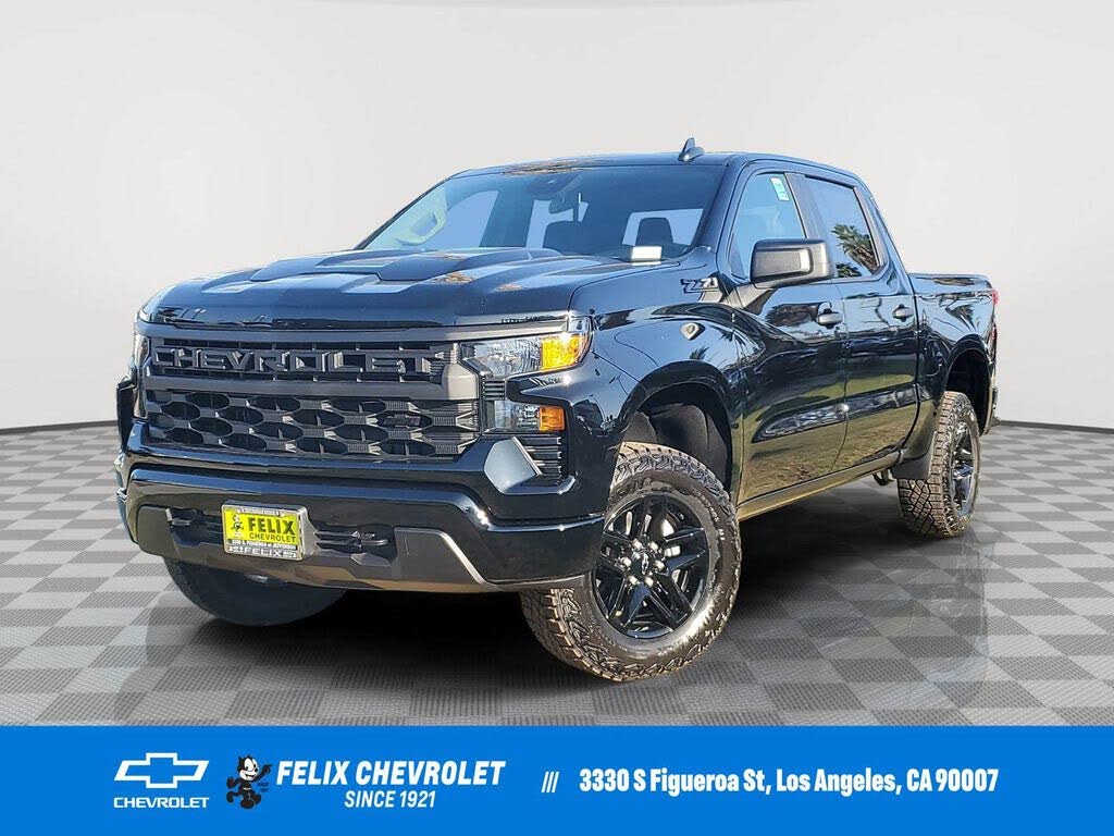 2026 Chevrolet Silverado 1500 Custom Trail Boss Crew Cab 4WD