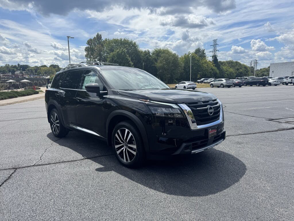 2025 Nissan Pathfinder Platinum 4WD