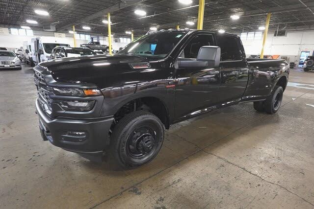 2025 RAM 3500 Tradesman Crew Cab LB DRW 4WD