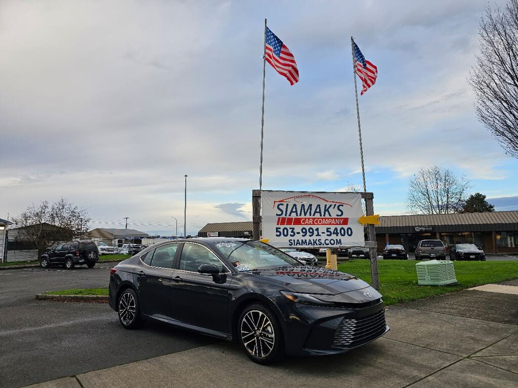 2025 Toyota Camry XLE FWD