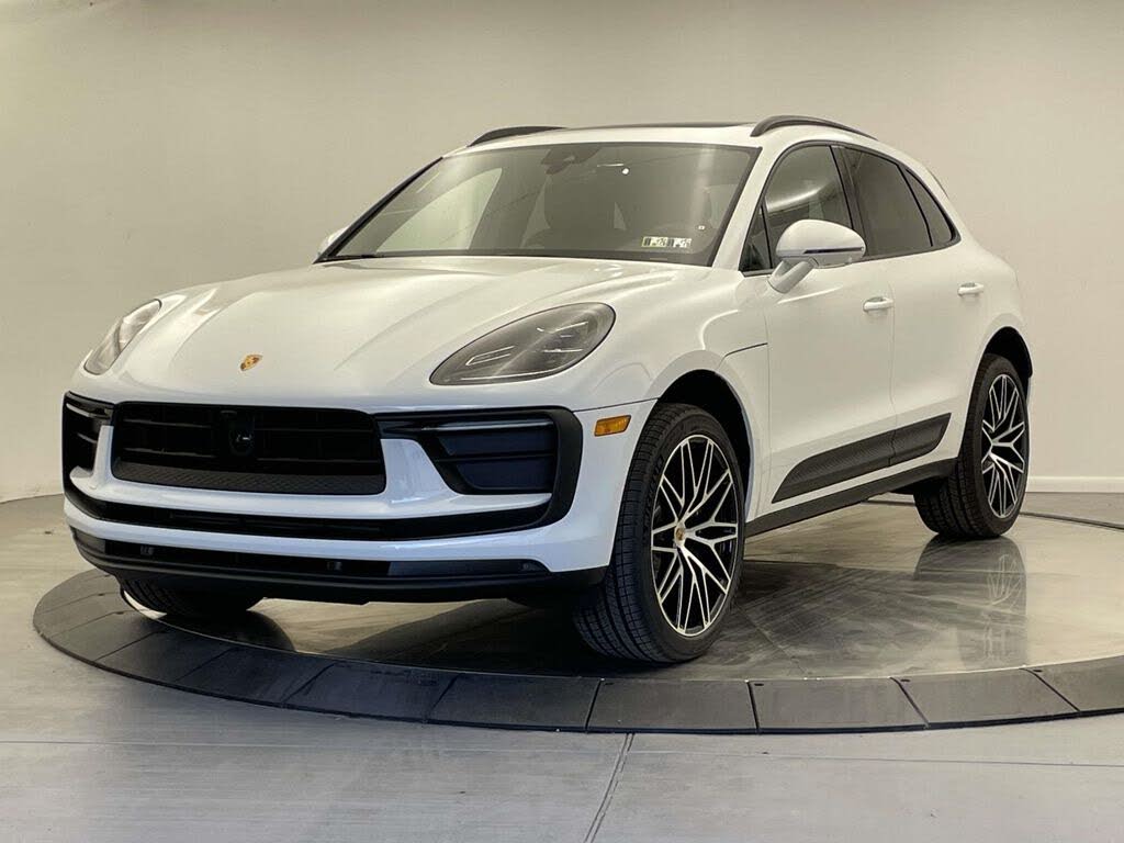 2026 Porsche Macan AWD