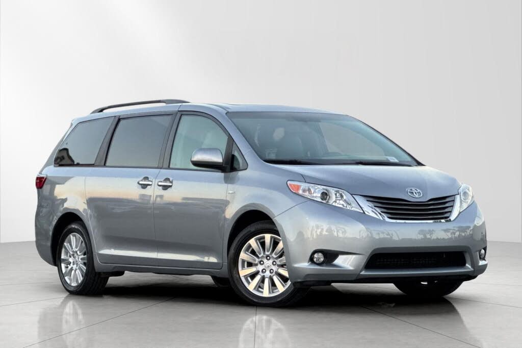 2017 Toyota Sienna XLE 7-Passenger AWD