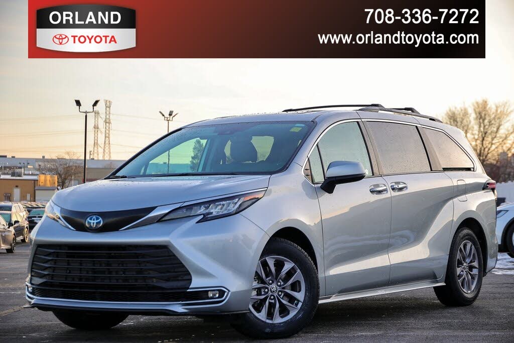 2023 Toyota Sienna XLE 7-Passenger AWD