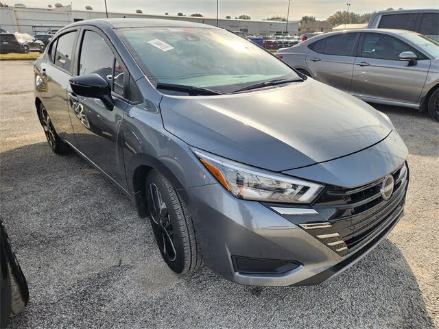 2025 Nissan Versa SR FWD