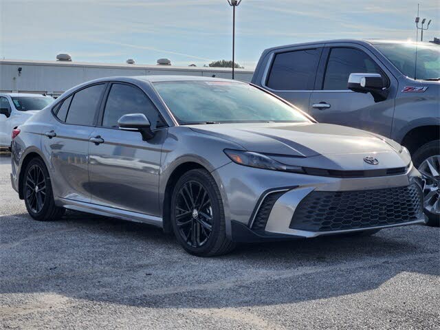 2025 Toyota Camry SE FWD