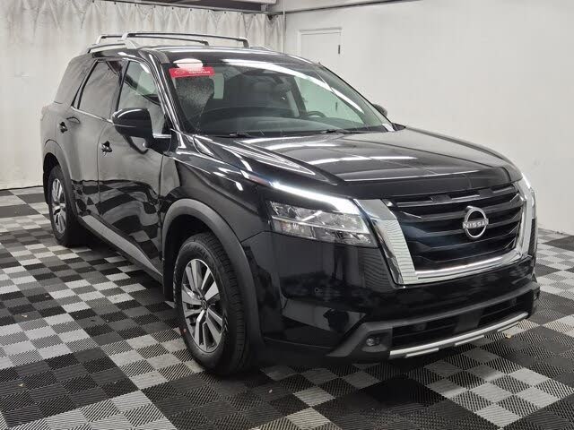 2022 Nissan Pathfinder SL FWD