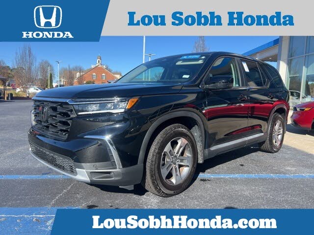 2023 Honda Pilot EX-L AWD with Captains Chairs